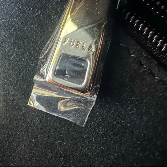 Furla Luxury “Popstar” Small Italian Leather Bag - Picture 10 of 13